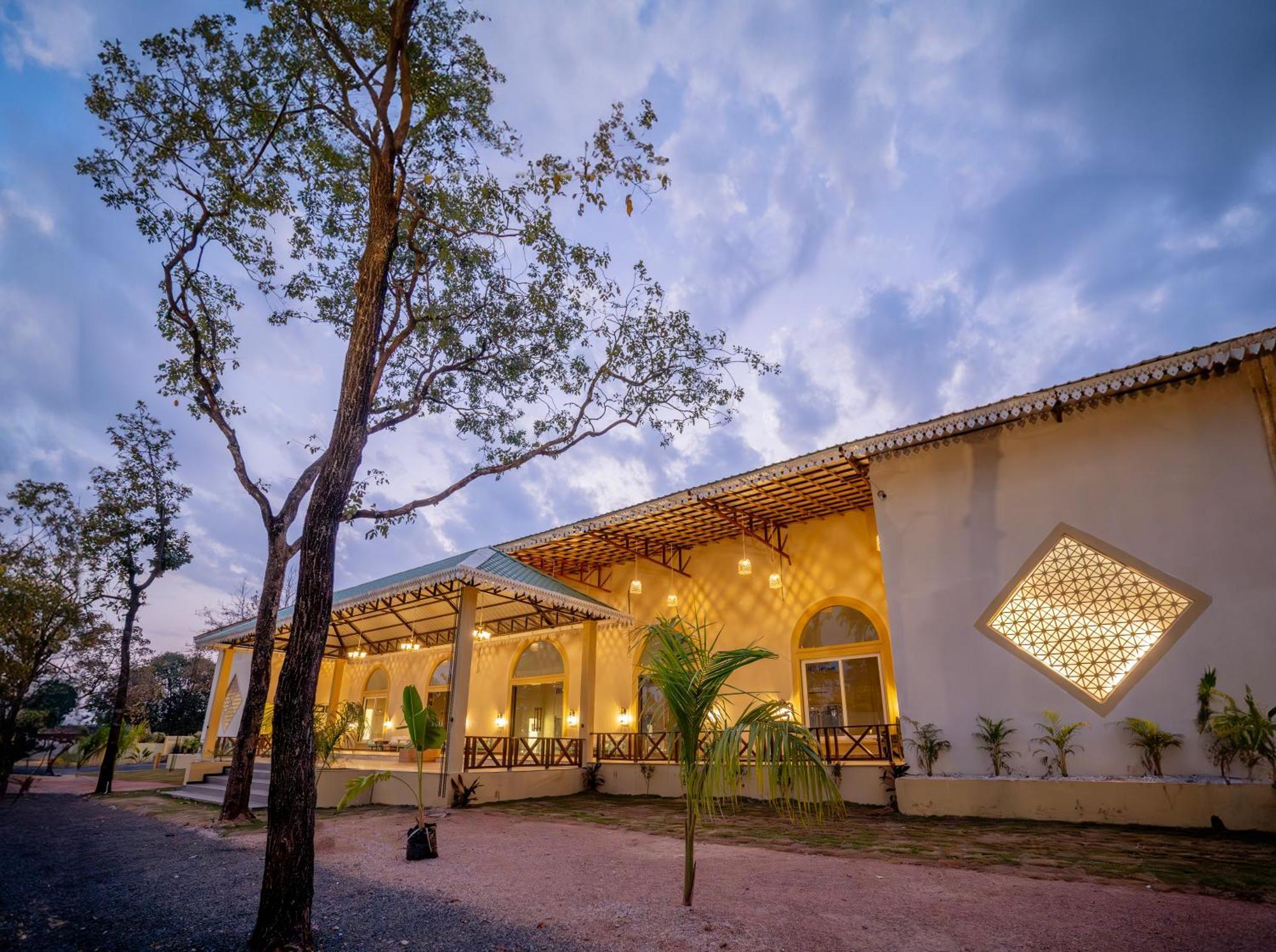 Palash The Jungle Resort Gondia Extérieur photo